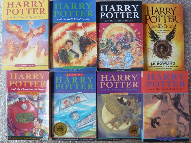 vestido Toro En la madrugada Complete set of Harry Potter Children's Paperback Editions: Harry Potter  and the Philosopher's Stone, Harry Potter and the Chamber of Secrets. Harry  Potter and the Prisoner of Azkaban, Harry Potter and the