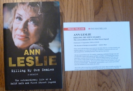 Leslie, Ann - Killing My Own Snakes: A Memoir
