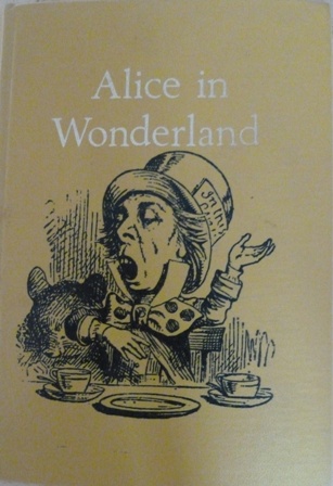  Lewis Carroll  - Alice In Wonderland Comprising Both Alice's Adventures In Wonderland And Through The Looking Glass (Caxton Junior Classics.)